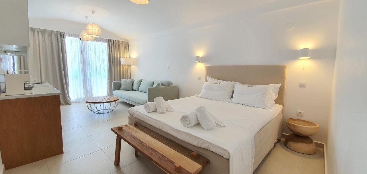 Thea Suites Nea Kallikrateia Экстерьер фото