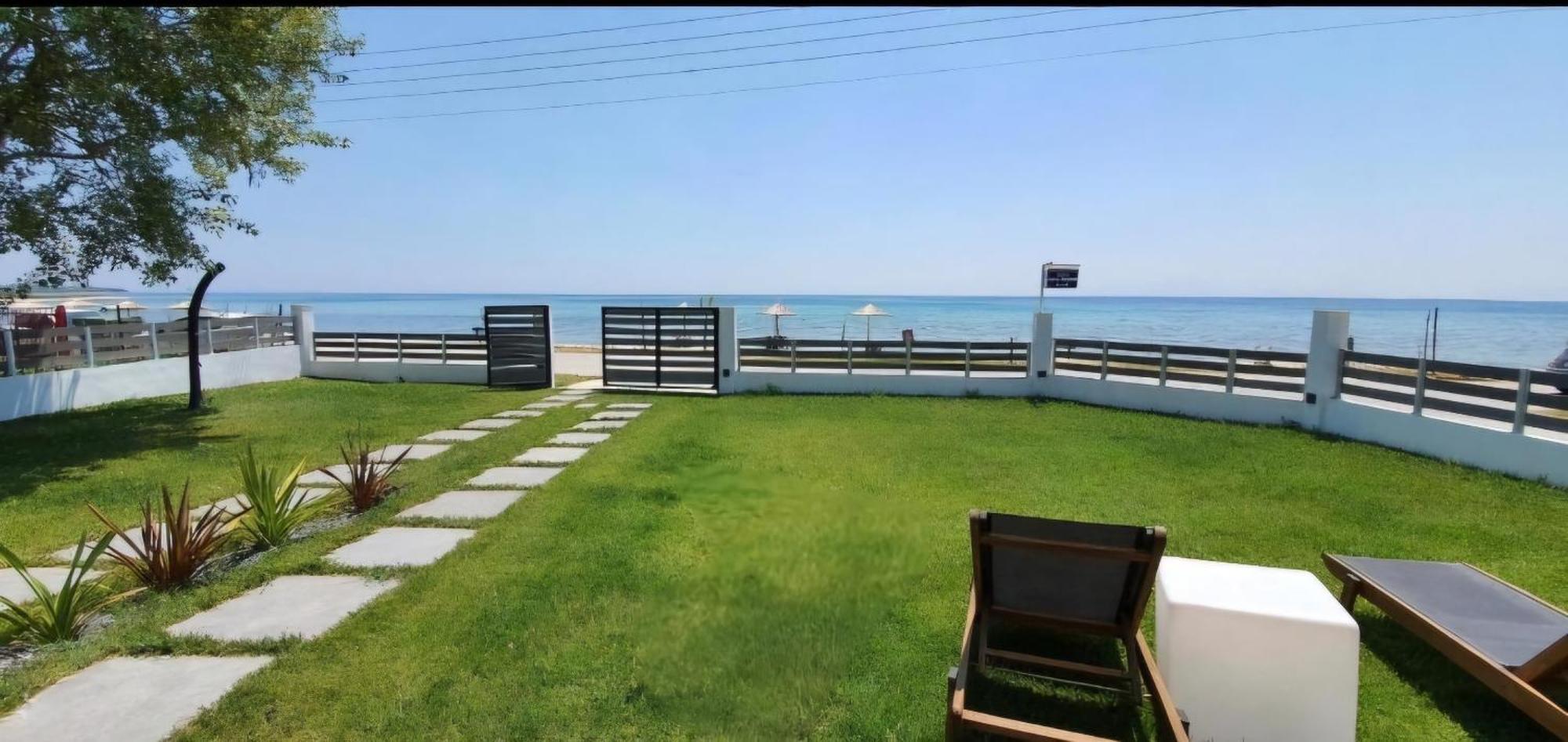 Thea Suites Nea Kallikrateia Экстерьер фото